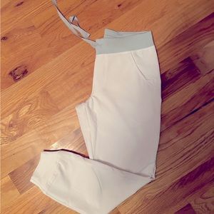 Figs scrub white Zamora joggers size xs/p